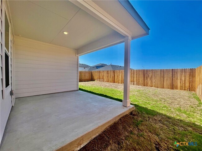 Foto del edificio - 245 New Albany Ln