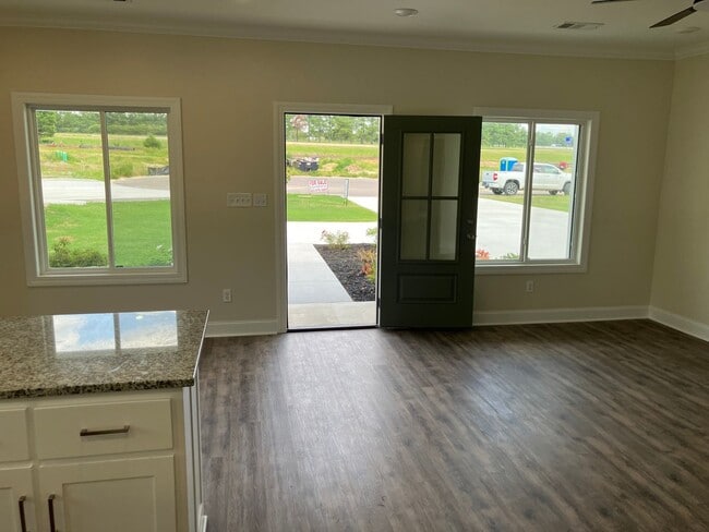 Building Photo - 181 Willowbrook Dr