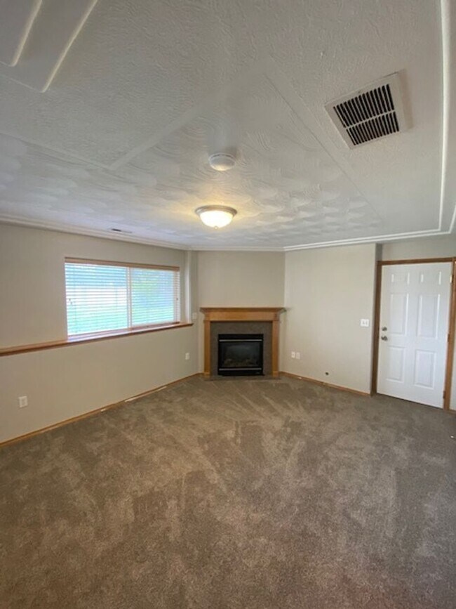 Foto del edificio - Beautiful 4 bed 3 bath Home Coming Soon!