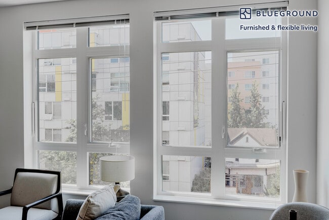 Foto del edificio - 104 12th Ave