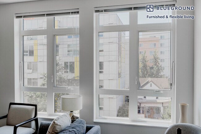 Foto del edificio - 104 12th Ave