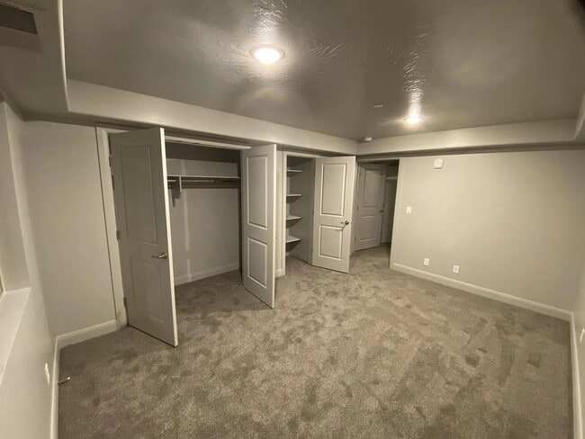Foto del edificio - Modern and Freshly Built 2 Bedroom Condo!
