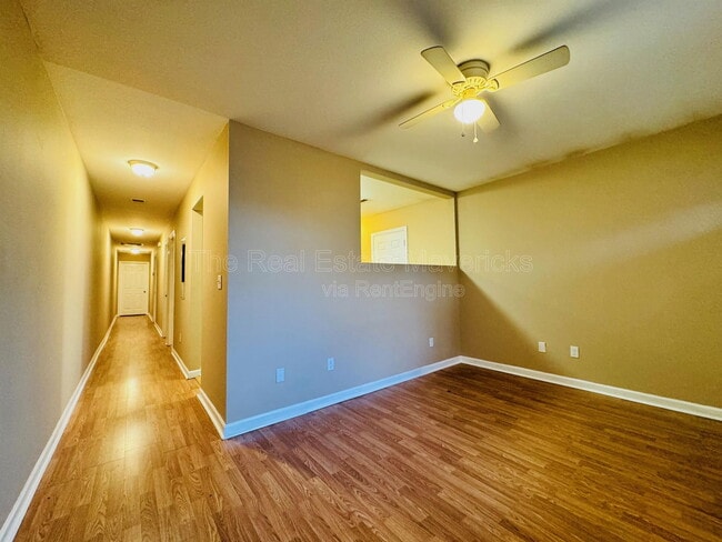 Foto del edificio - 4619 Kirkland Ave