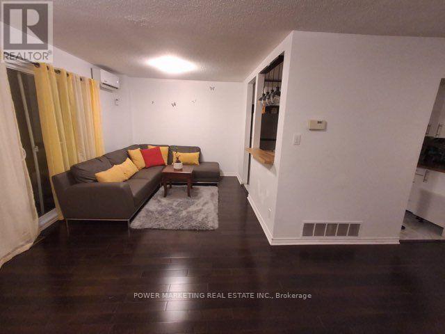 Building Photo - 455 Valade Crescent