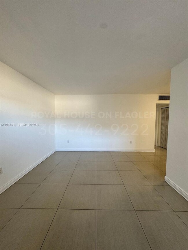 Building Photo - 4410 W Flagler St