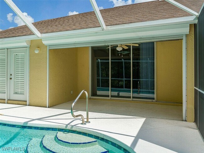 Foto del edificio - 5347 Whitten Dr