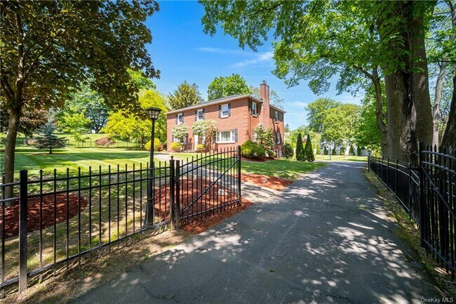 Building Photo - 60 Downing Ave