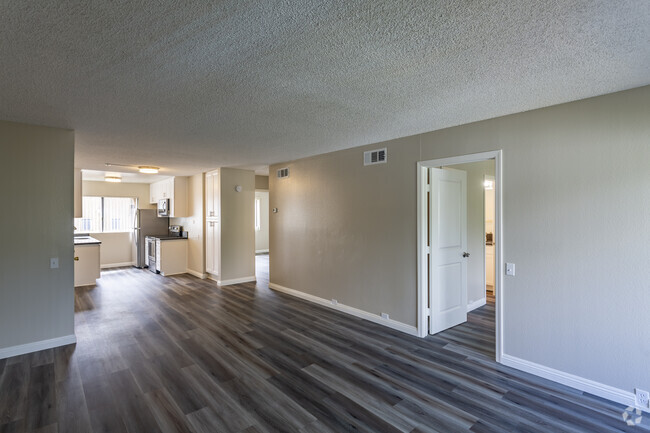 2 BR, 2 BA - 1079 SF - Alta Cima Apartment Homes *$1000 Off*
