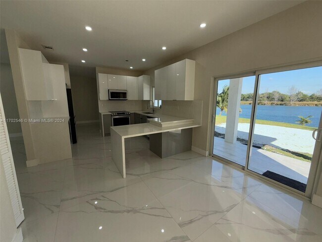 Foto del edificio - 29303 SW 142nd Ave