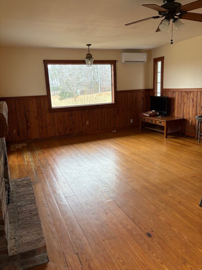 Foto del edificio - 288 Logan Rd