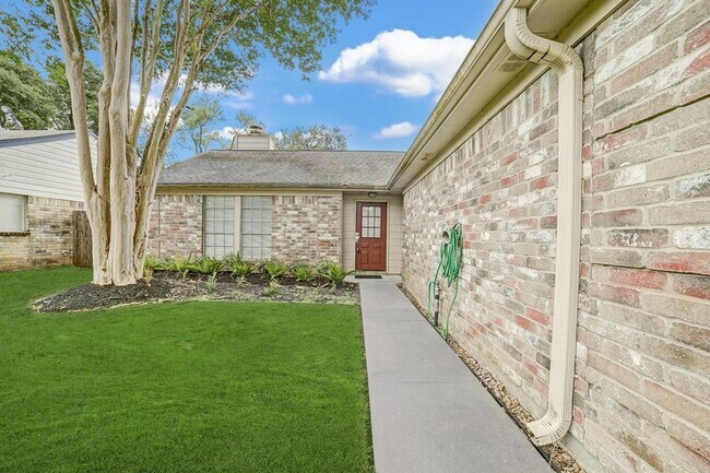 Foto del edificio - 2615 Lively Ln