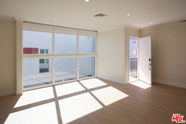 Building Photo - 1223 23rd St