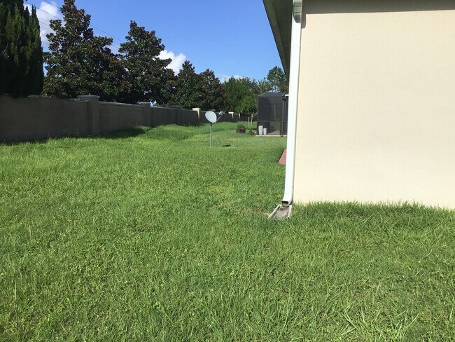 Foto del edificio - 2821 Running Brook Cir