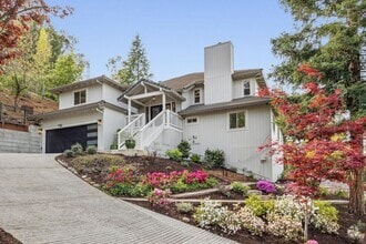 Building Photo - 1019 Silverhill Dr