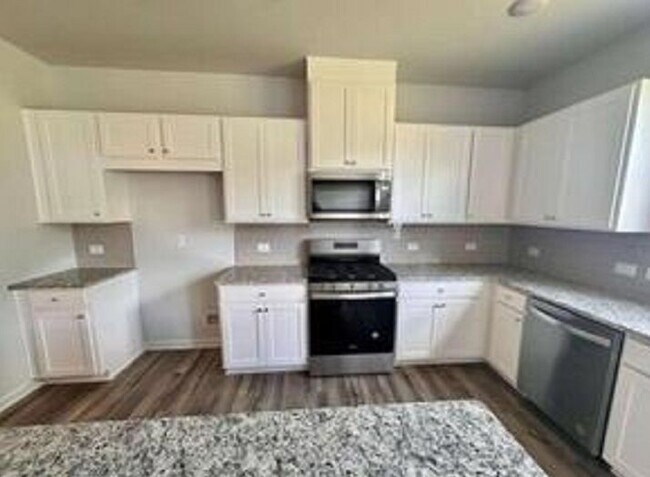 Foto del edificio - 741 Pt Pl Dr