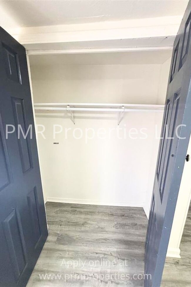 Building Photo - 2 Bedrooms / 1 Bathroom House