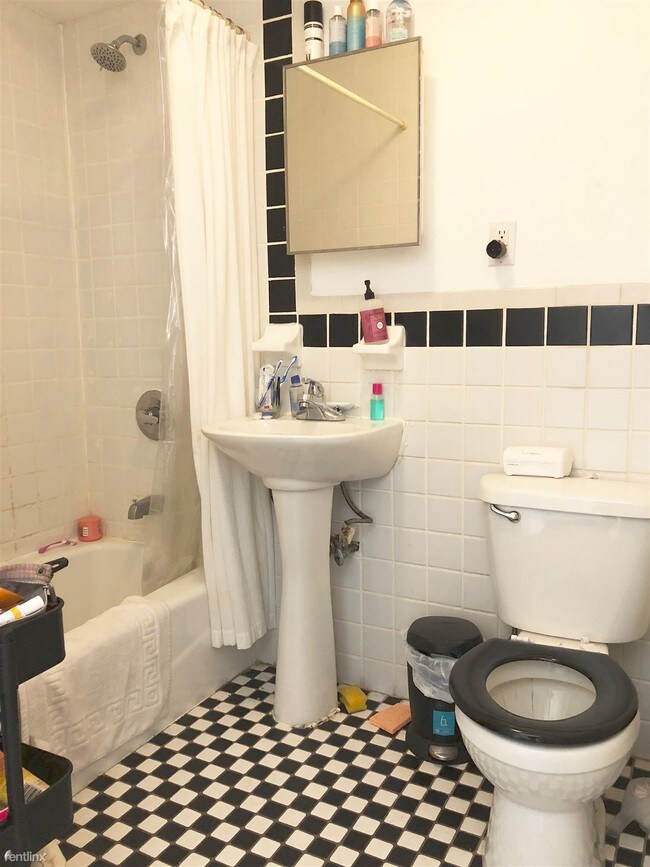 Foto del edificio - 2 br, 1 bath  - 122 Leonard St