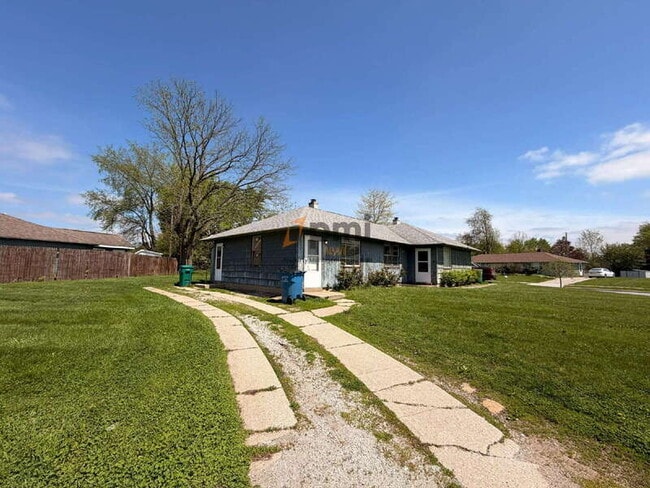 Building Photo - 2913 Oakdale Ave