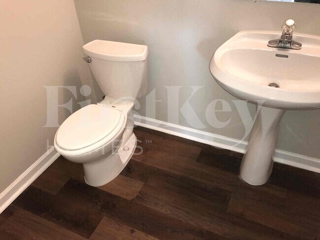 Foto del edificio - 311 Azalea Loop