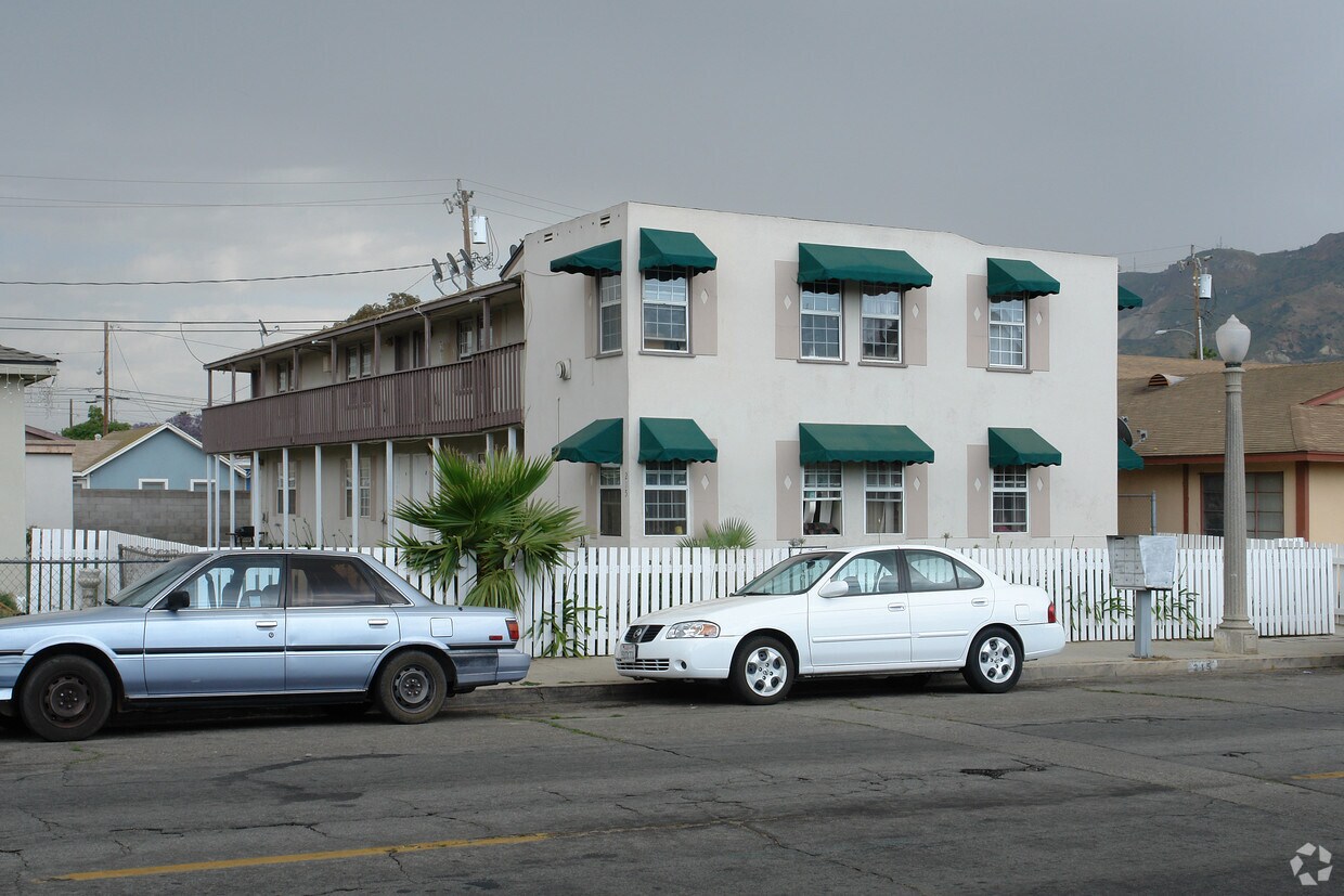 Primary Photo - 215 S 8th St