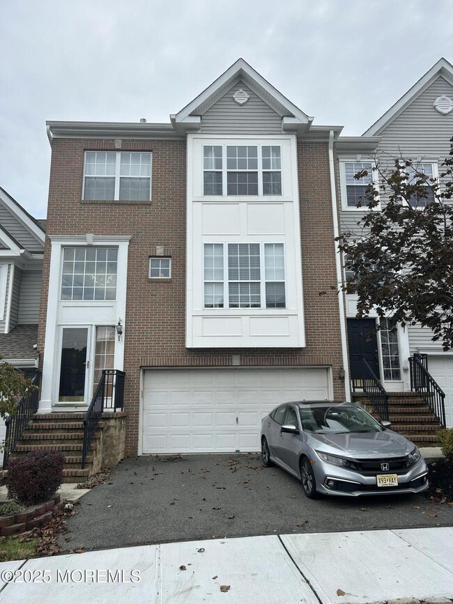 Building Photo - 319 Bernard Dr