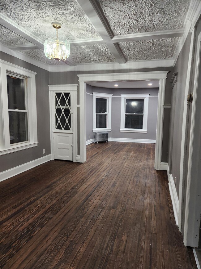 Building Photo - 22 Davis Ave