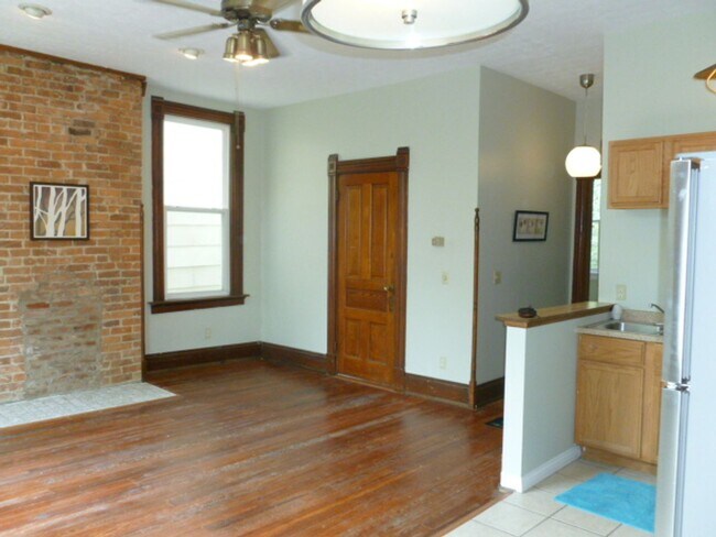 Building Photo - 2667 Bellevue Avenue