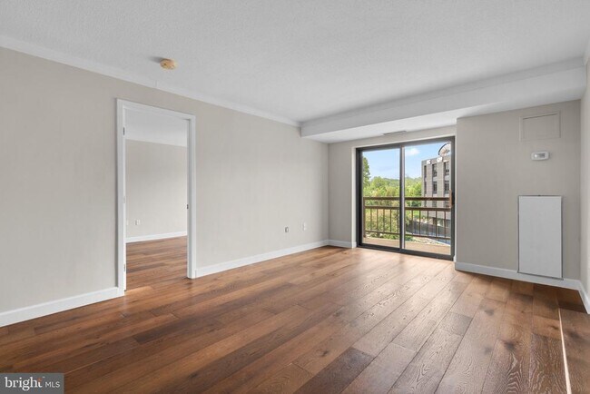 Foto del edificio - 2111 Wisconsin Ave NW