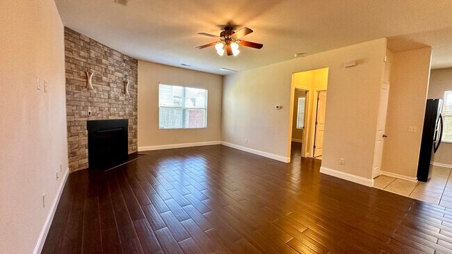 Foto del edificio - 9706 Tackle St