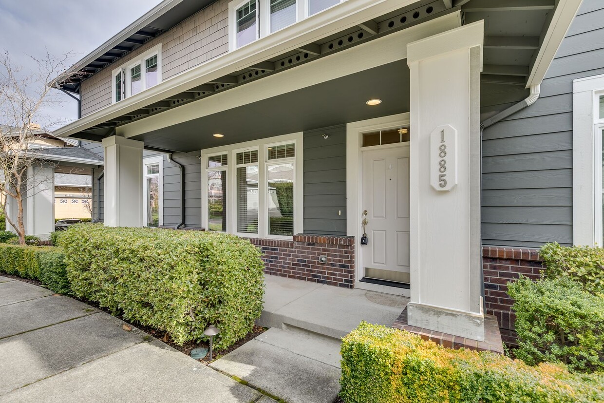 Foto principal - 2 Bed plus Den - Issaquah Highlands Townho...