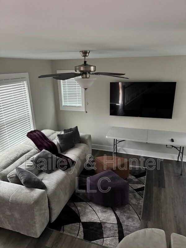 Building Photo - 1328 B Blvd SW