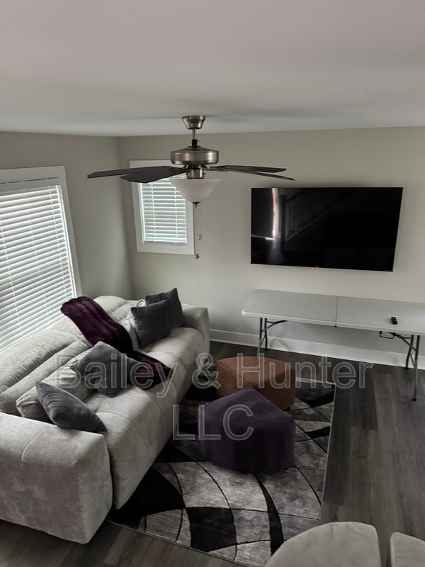 Building Photo - 1328 Blvd Lorraine SW