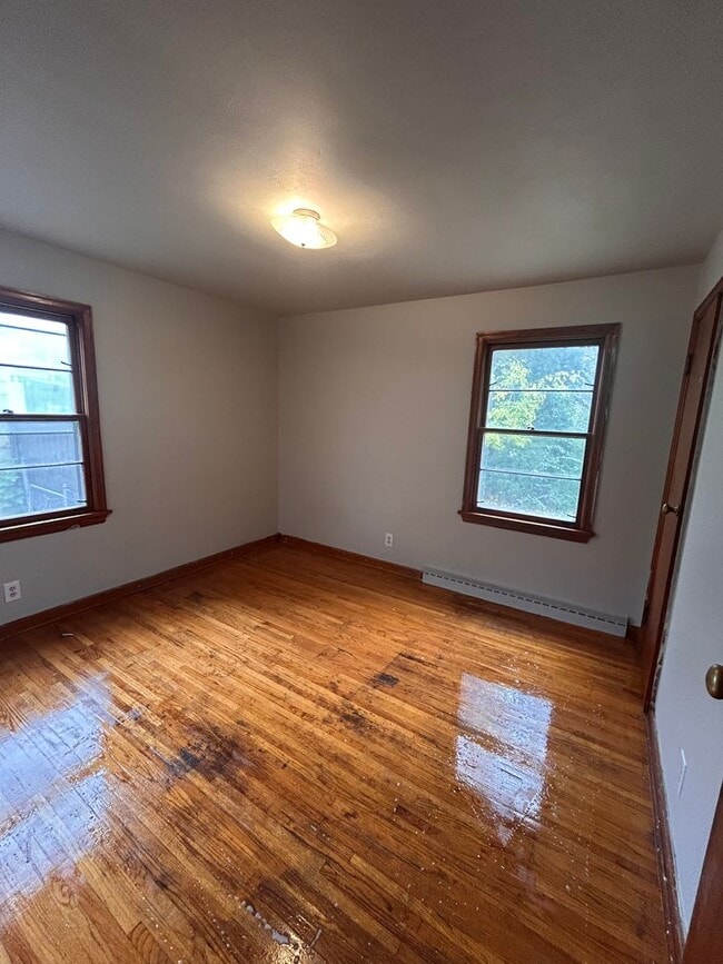 Building Photo - 5316 Plaza Dr