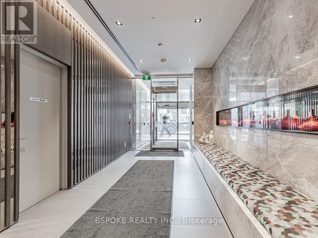 Building Photo - 215 Queen St W