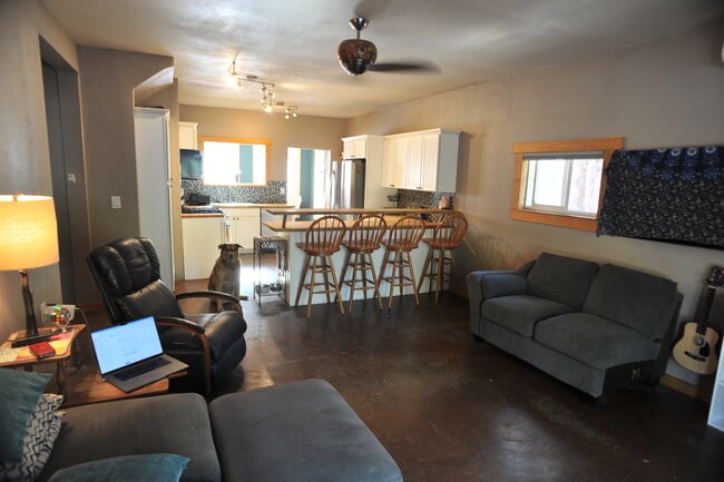 Building Photo - 15871 Deedon Rd