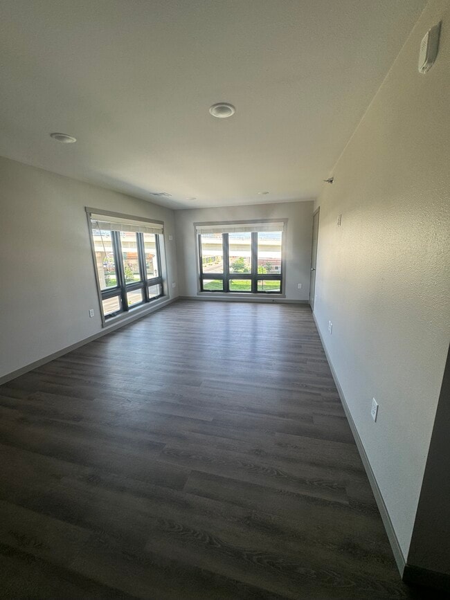 Building Photo - Island City Properties