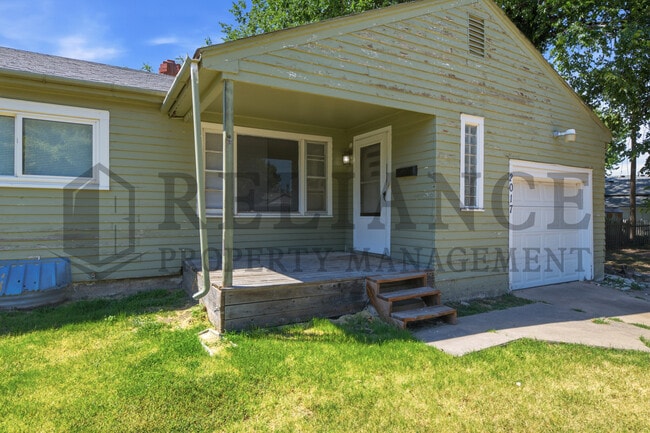 Building Photo - 2017 S Grn Acrs St