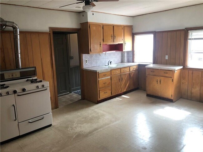 Building Photo - 328 Atwells Ave