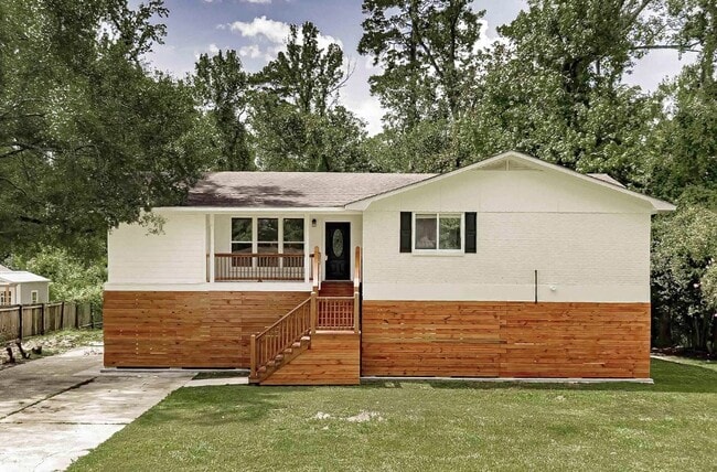 Building Photo - 736 Castlewood St