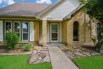 Building Photo - 21318 Park Valley Dr