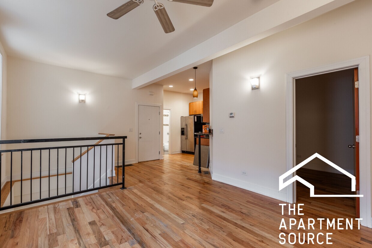 Foto principal - 2835 N Damen Ave
