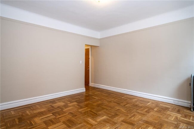 Building Photo - 4547 Carpenter Ave
