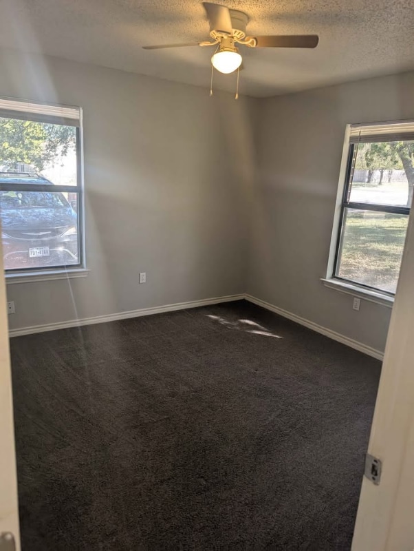 Building Photo - 203 W Reagan Ave