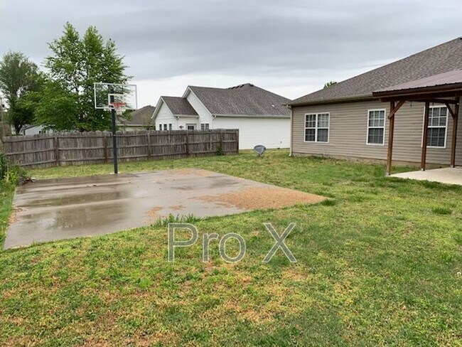 Building Photo - 1604 Prier Ln