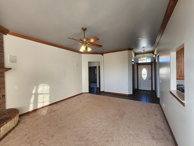 Building Photo - 10818 Blue Sky Dr