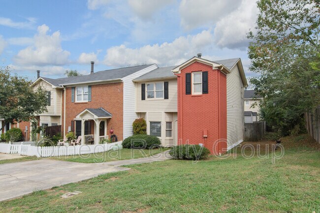 Building Photo - 1101 Hillsboro Ln