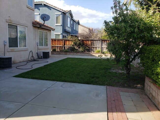 Building Photo - 7853 La Tour Ct