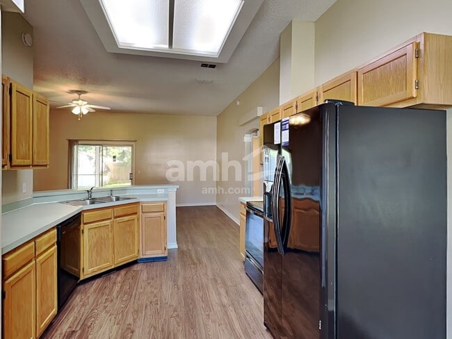 Building Photo - 1915 Breckenridge Blvd