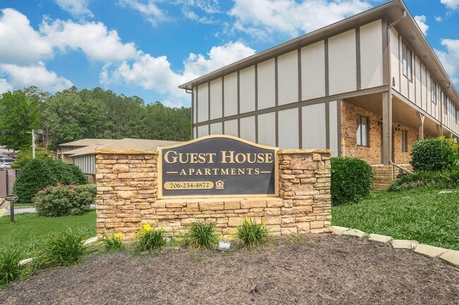 Building Photo - Guest House