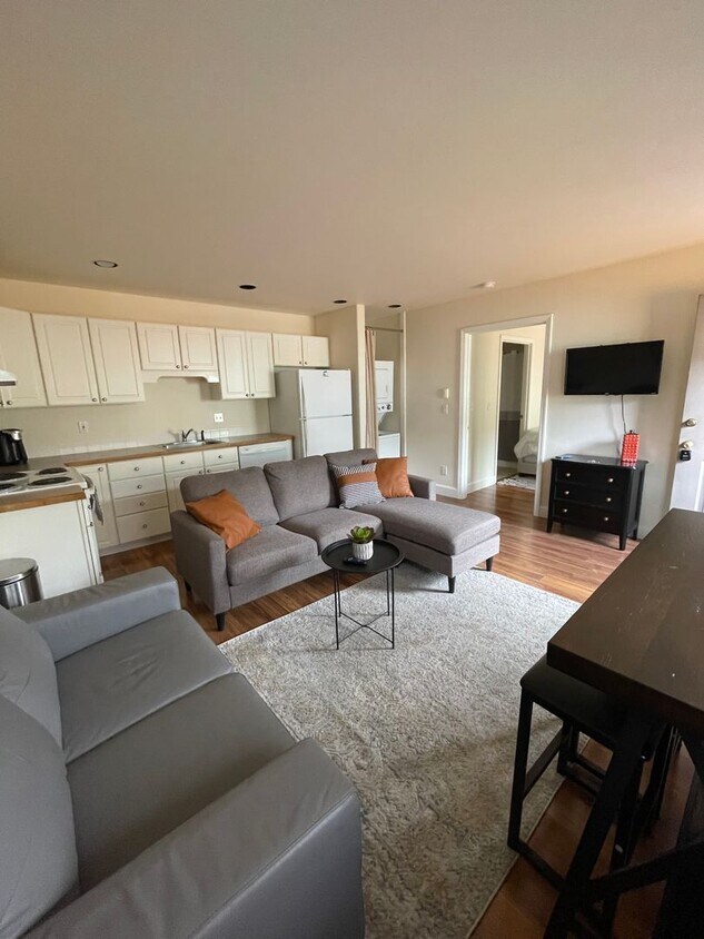 450 NE Seward Ave Unit 450, Bend, OR 97701 Room for Rent in Bend, OR